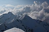 Salita di Marco e Sergio con tanta neve dalla Madonna delle nevi al Monte Cavallo dalla Val Terzera l'11 aprile 2010 - FOTOGALLERY